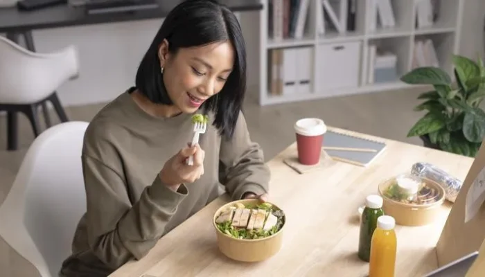 6 Nutrisi Penting untuk Mendukung Proses Penuaan Sehat dan Berkualitas