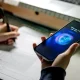 Grafik perbandingan kepuasan pengguna pada berbagai platform kecerdasan buatan
